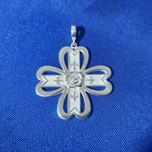 Amulett “Mandorla’s Rose“ ~ Silber rhodiniert