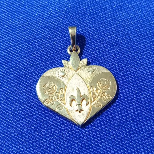 Anhänger “Mandorla’s Rosenherz“ klein ~ Silber goldplattiert